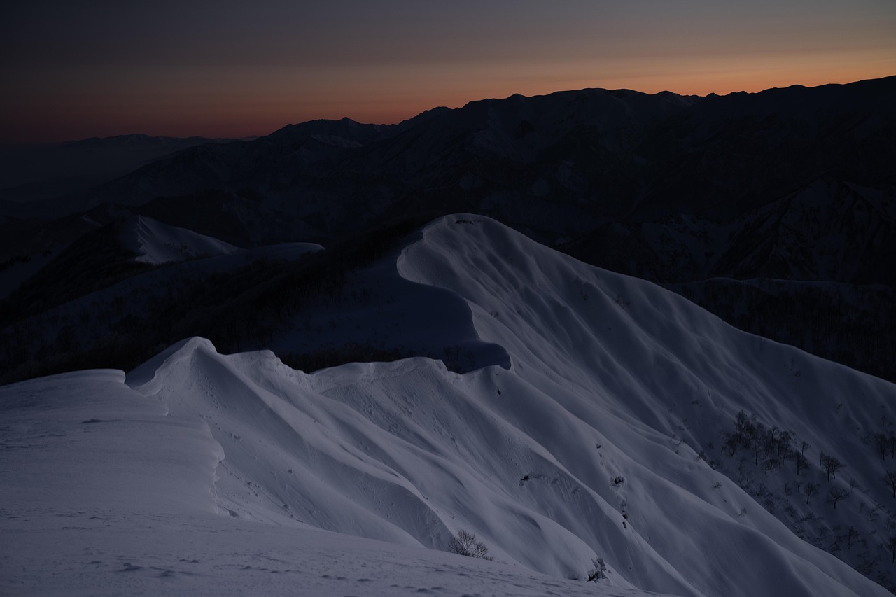 Ridge-Top Light: Designing for Sun, Shadow, and the Long View